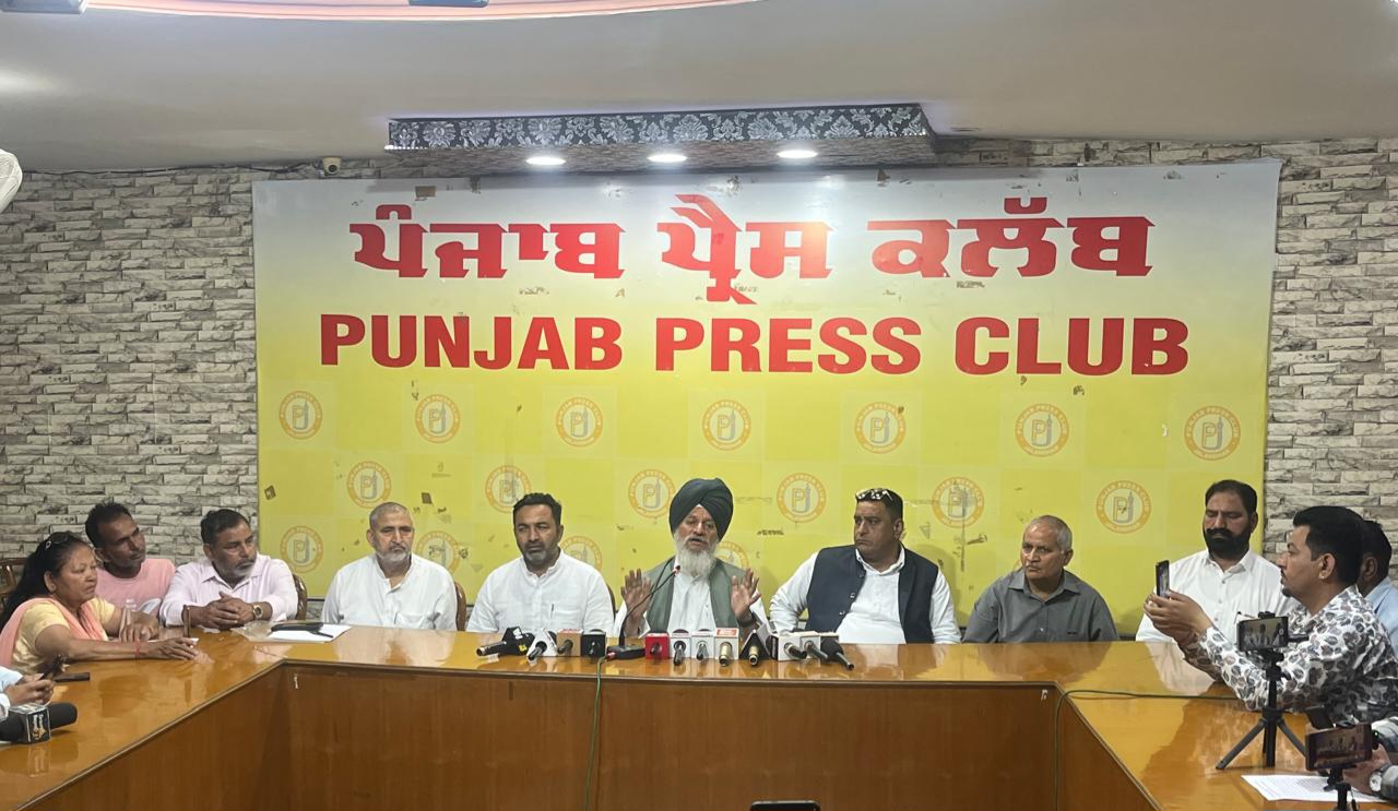 आप के हल्का आदमपुर के कोऑर्डिनेटर बूटा सिंह पतारा साथियों सहित बसपा में शामिल