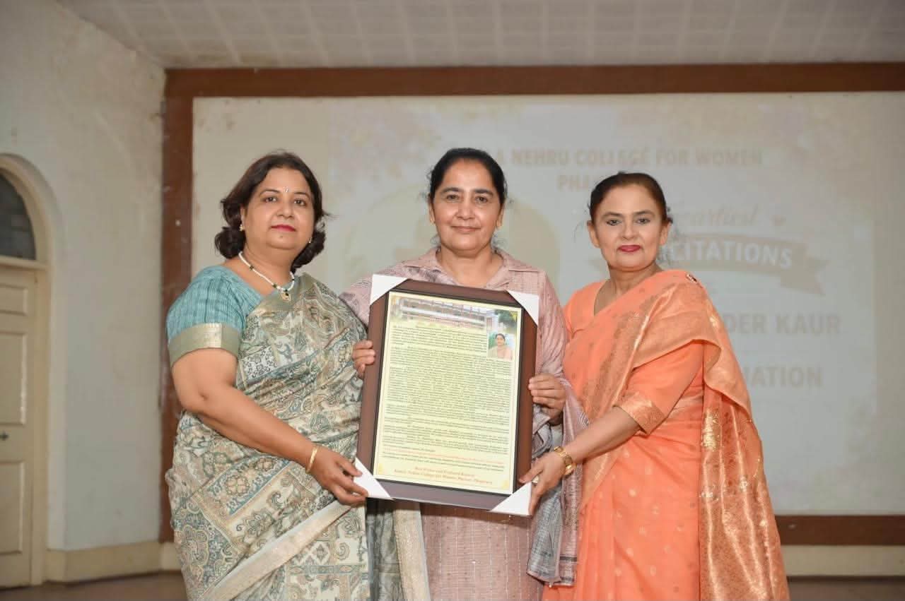 कमला नेहरू कॉलेज फॉर वूमेन ने डॉ. रुमिंदर कौर को सेवानिवृत्त होने पर भावभीनी विदाई दी