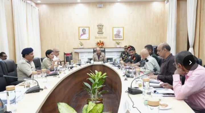 बिहार के राज्यपाल से सेना अधिकारी मेजर जनरल जितेंद्र सिंह की शिष्टाचार भेंट
