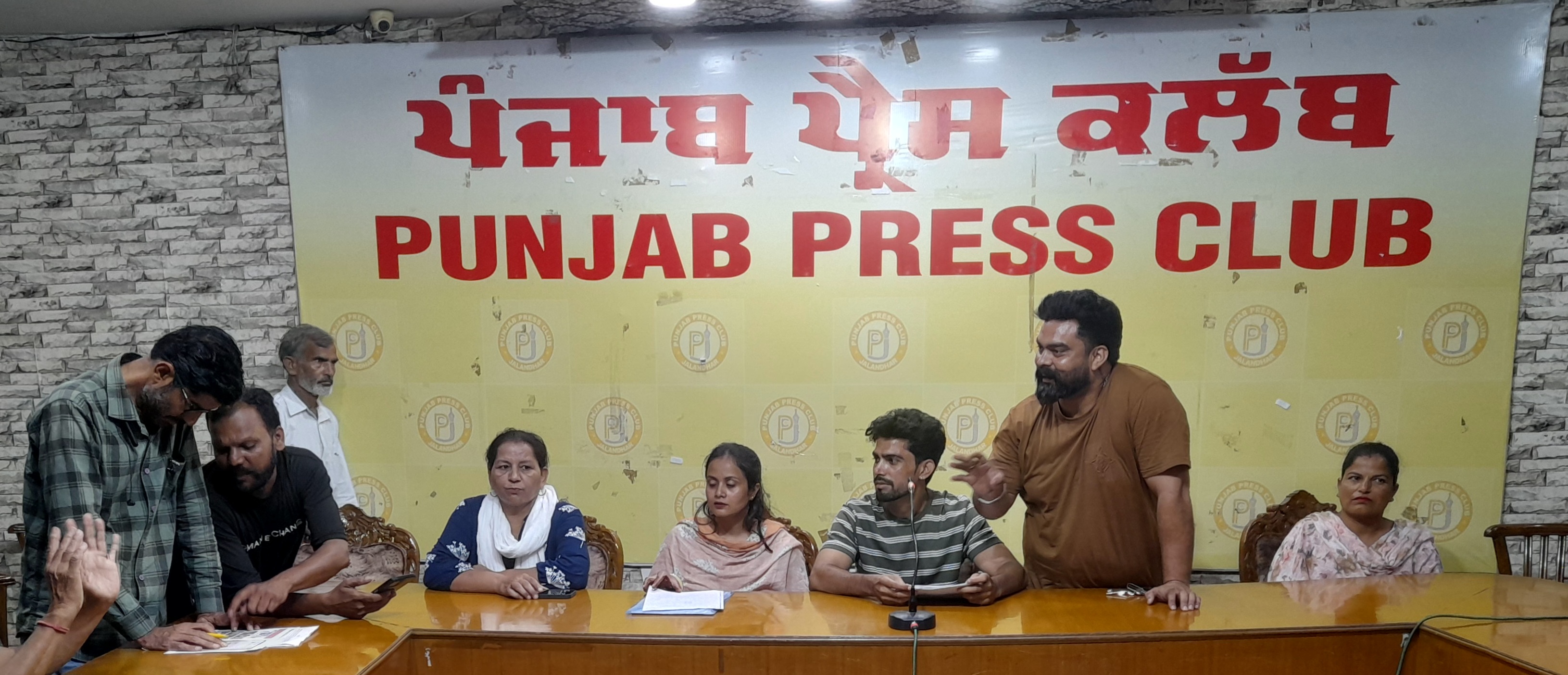 आरोपियों की मदद कर रही है पंजाब पुलिस - गुरदीप कौर