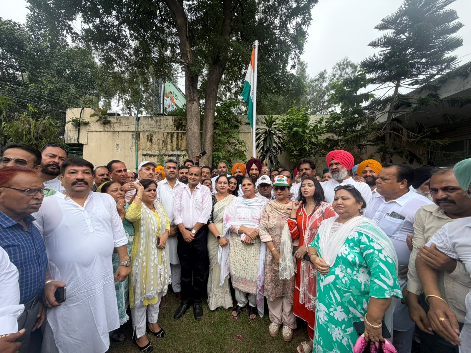 कांग्रेस भवन में धूमधाम से मनाया गया 80 वां स्वतन्त्रता दिवस