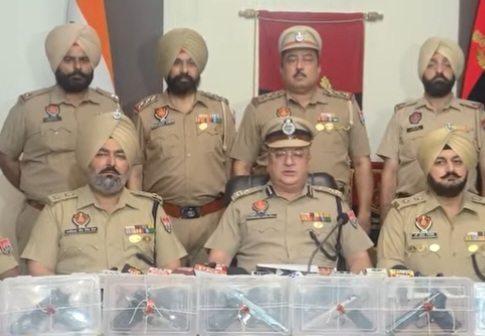 अमृतसर पुलिस को मिली कामयाबी - 8 आरोपियों से 15 पिस्तौल बरामद